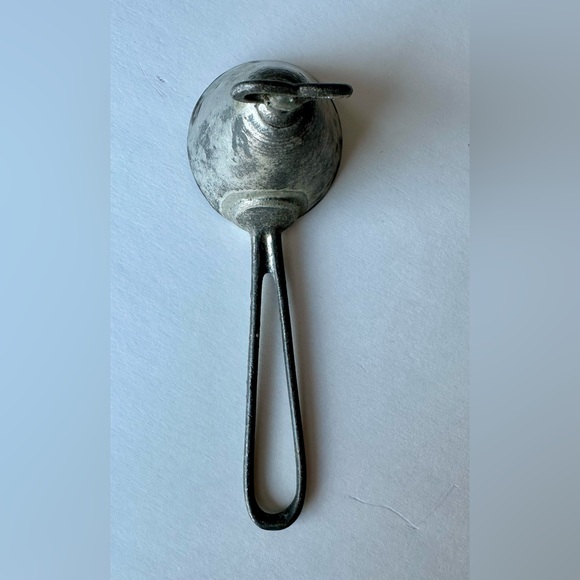 Antique Finger Turn Ice Cream Scoop - Picture 2 of 6